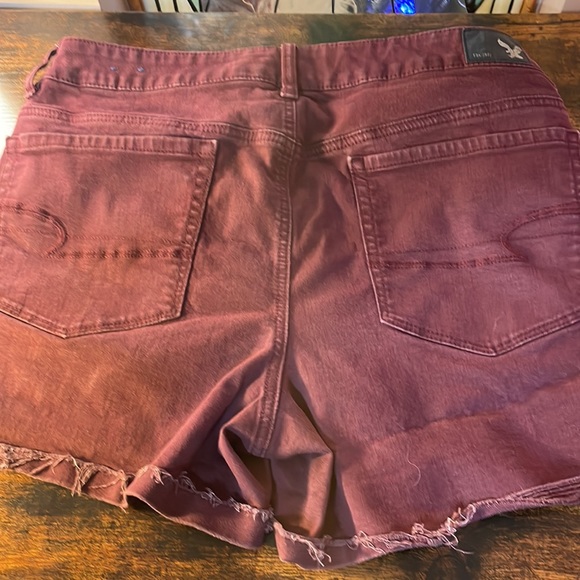 Woman’s Jean shirts American Eagle size 16 maroon - Picture 4 of 6